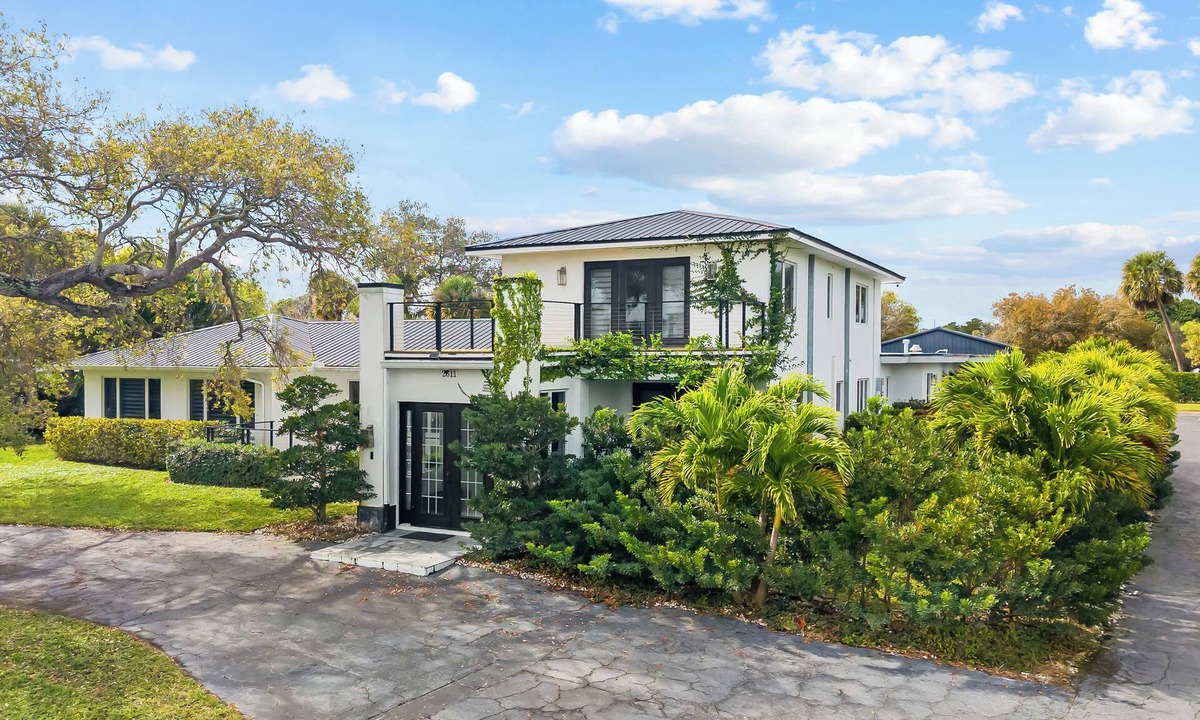 Fort Pierce House | McCarty Mansion - Fort Pierce Waterfront Paradise - 7Br/6Ba - Sleeps 20