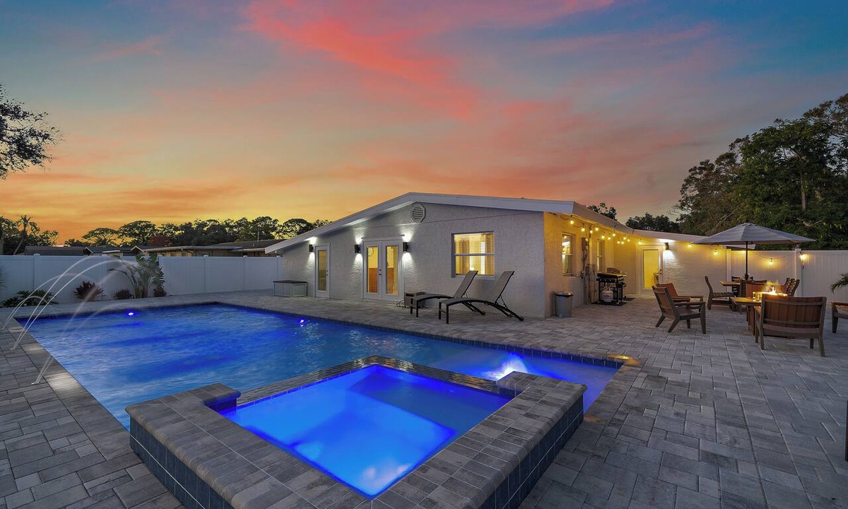 Alta Vista House | Memory‑Making Sarasota Stay with Heated Pool, Spa & Modern Comfort