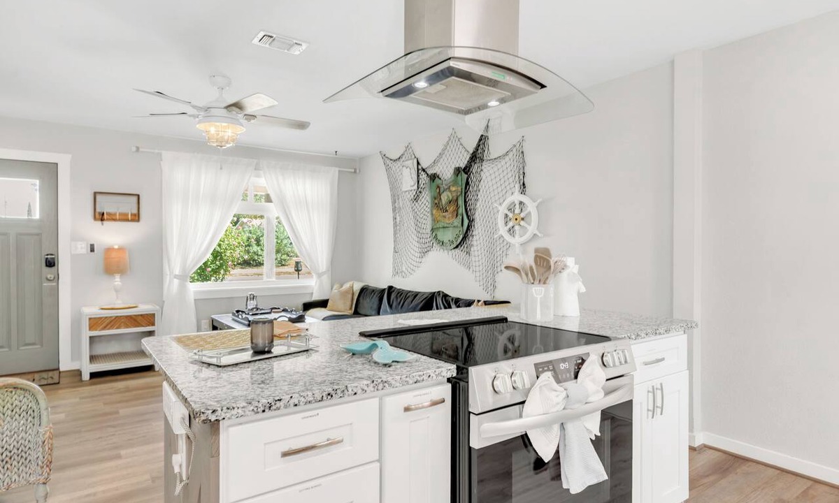 Ocean City House | Mermaid Cottage: 5 mi. from beach, fully stocked 3br, grill, deck, bunk bed