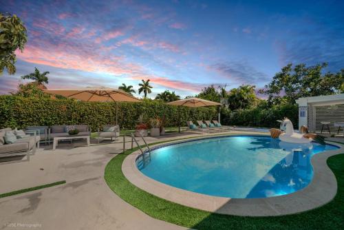 Cutler Bay House | Miami Paradise Resort- Htd Pool, Mini Golf, Playground, BBQ, baby items