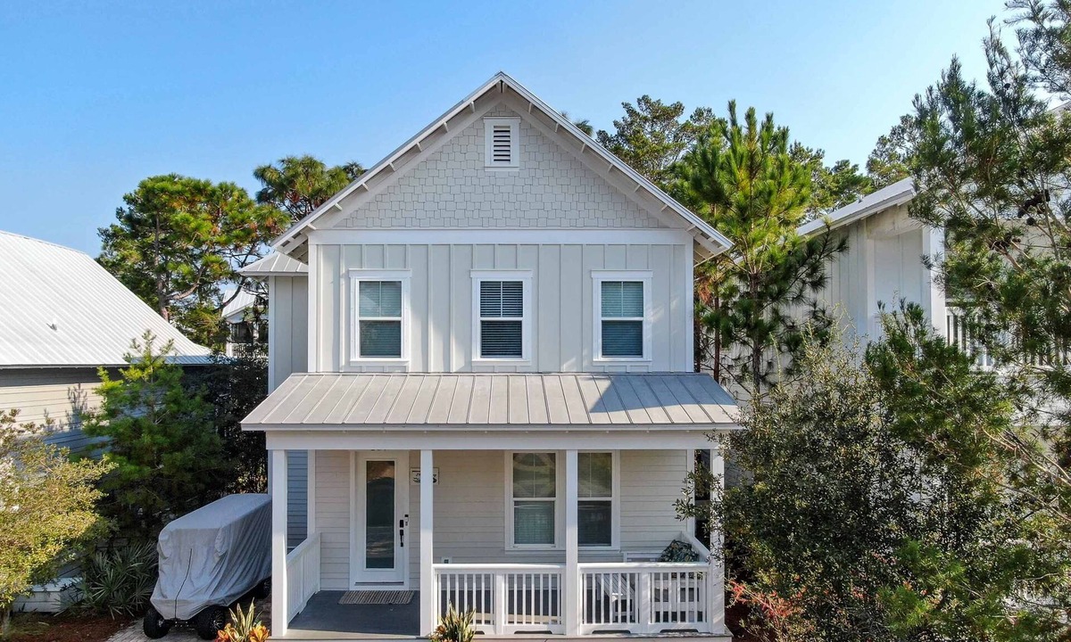 Lakeside at Blue Mountain Beach House | "Miles Away" is a cozy beach home - less than a mile to the beach!