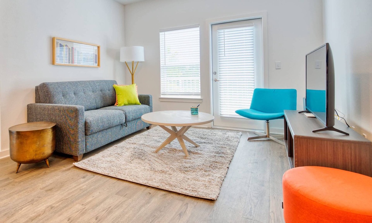 Gainesville Apartment | Modern 1BR w/Balcony | Walk to UF & Shands | Perfect for Long Stays