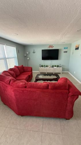 Riverview House | Modern 3BR Home in secure neighborhood with Free Parking & WiFi
