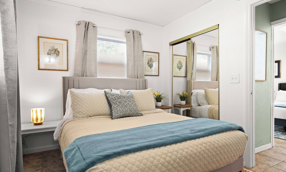 Tampa House | Modern 4BR 2 Bath Home Near TPA & Beaches Sleeps 8