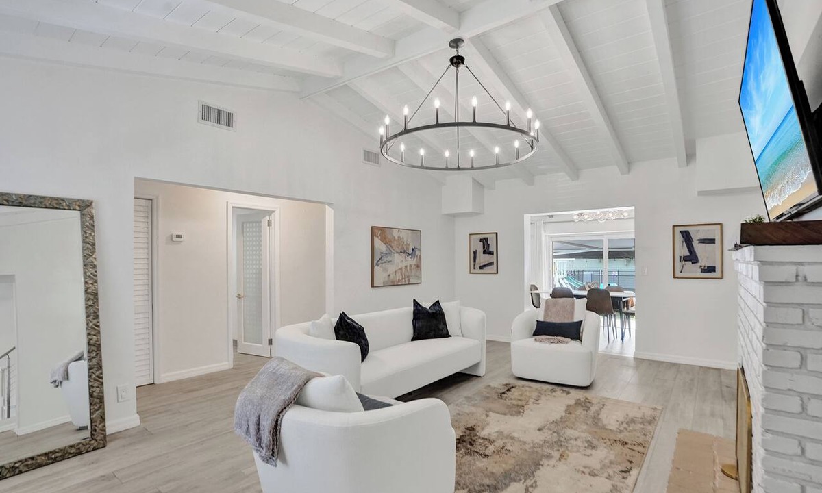 Colee Hammock House | Modern Coastal Family Friendly Home Minutes to Las Olas & Fort Lauderdale Beach