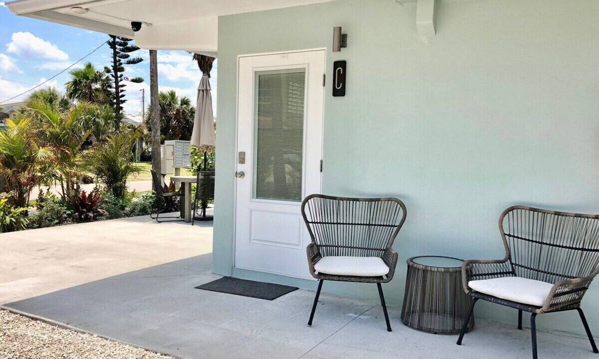 Winslow Reserve Apartment | Modern, Cozy Efficiency Just Steps to the Beach! - Unit C