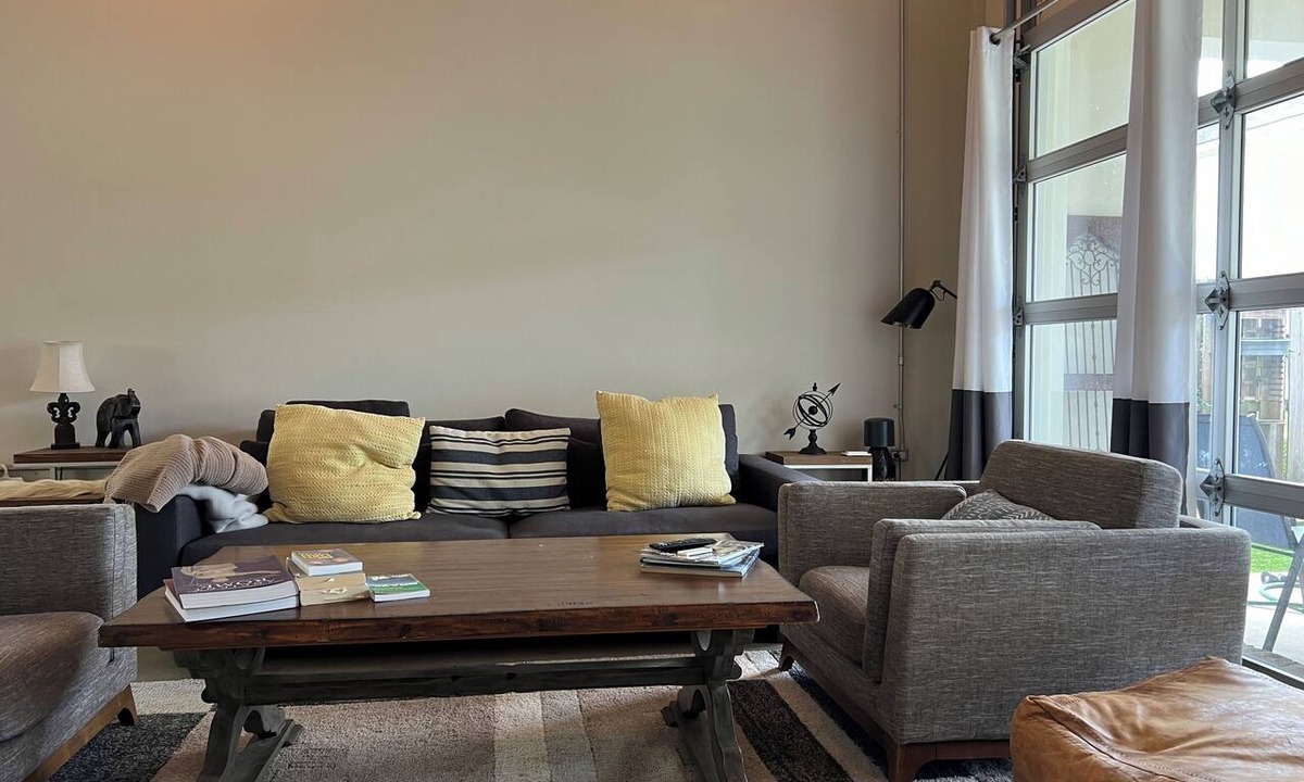 Old Jefferson House | Modern Industrial 3-bedroom pet friendly work space near Women’s Hospital