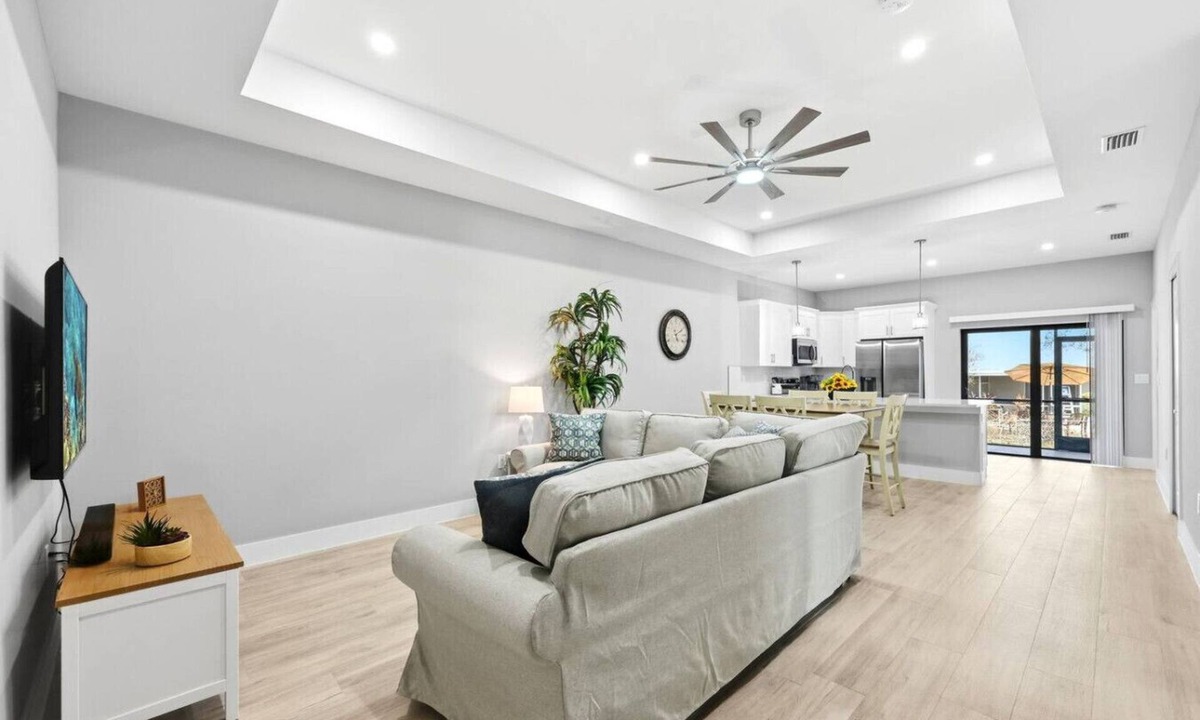 Westminister House | Modern Lehigh Retreat | Stylish 3BR Sleeps 6