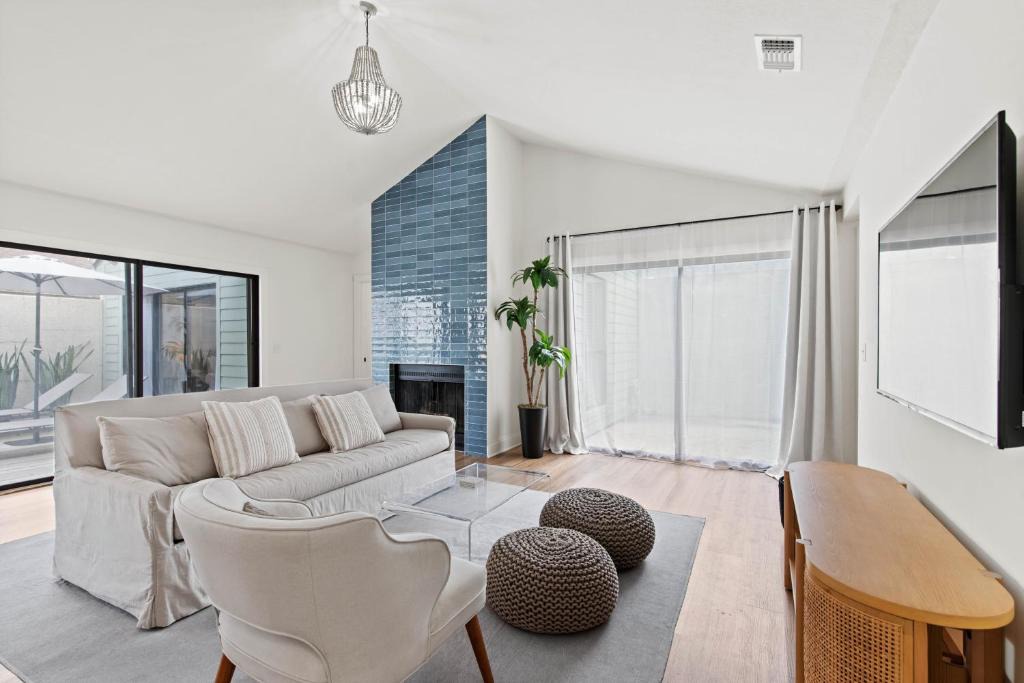 Sawgrass Villa | Modern Pool House - Pet Friendly
