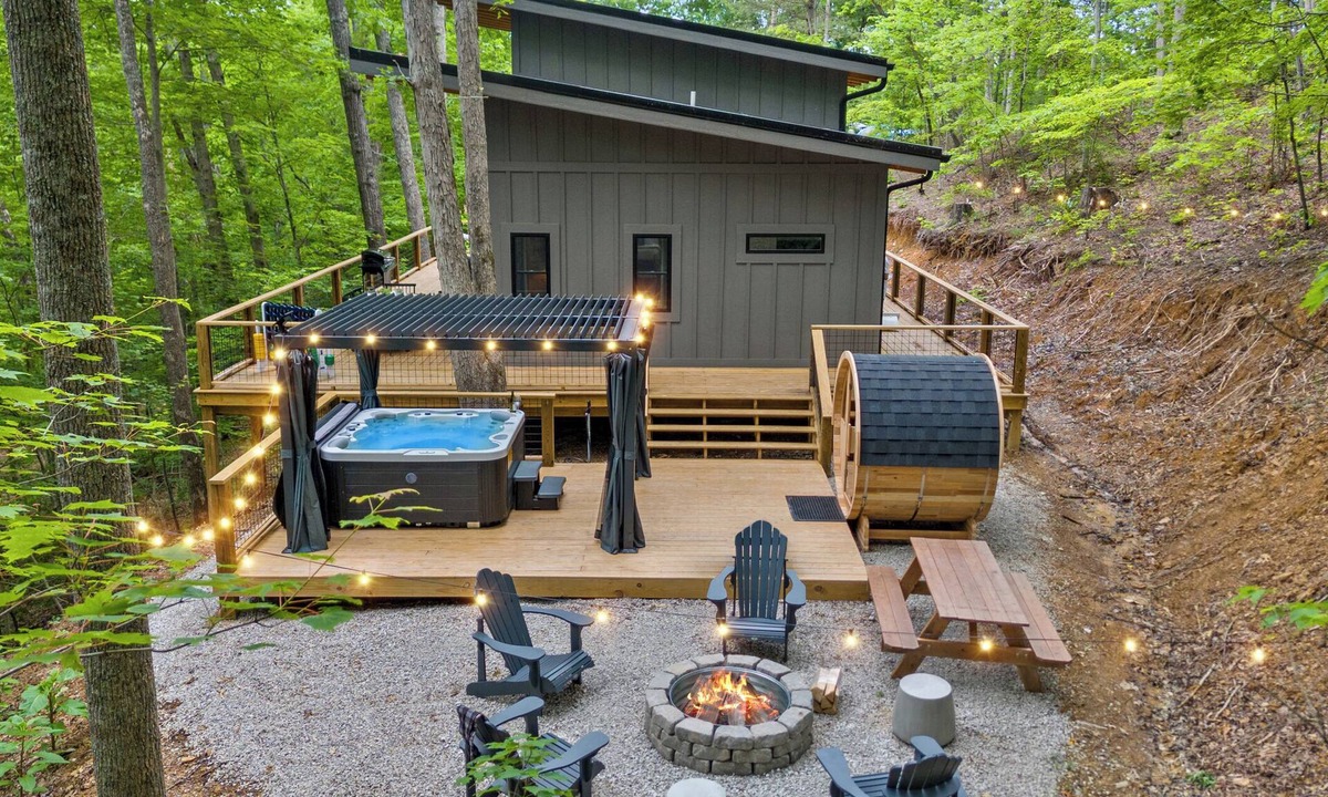 Campton Cabin | Modern Red River Gorge Retreat Hot Tub Sauna FirePit Near Natural Bridge