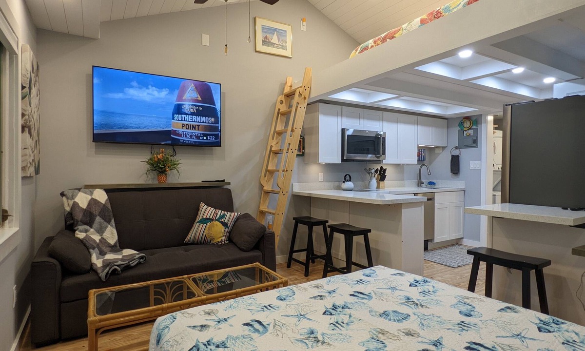 Uptown - Upper Duval Apartment | Moongate, a Stylish Studio Retreat near Duval, Pet-Friendly, Gated and Private