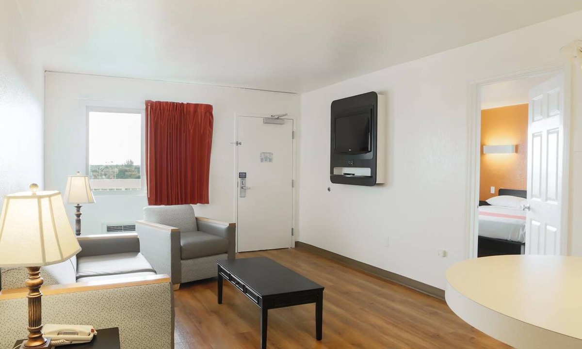 Cutler Bay Hotel | Motel 6 Cutler Bay, FL