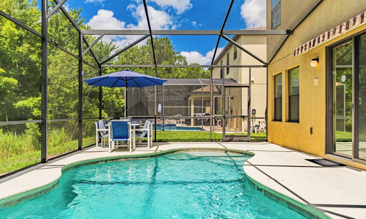 Thousand Oaks House | Near Disney, Game Room, BBQ & Free Pool Heat + Late Checkout