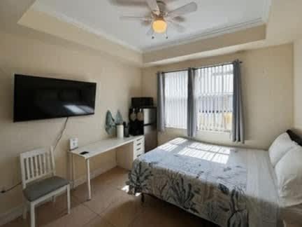 Bonita Shores Hotel | NEW Cozy Studio near Beach