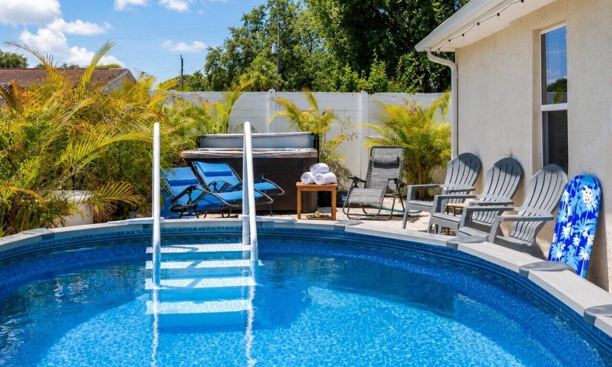 South Venice House | NEW Luxury Build w/Massage Chair & Saltwater Pool
