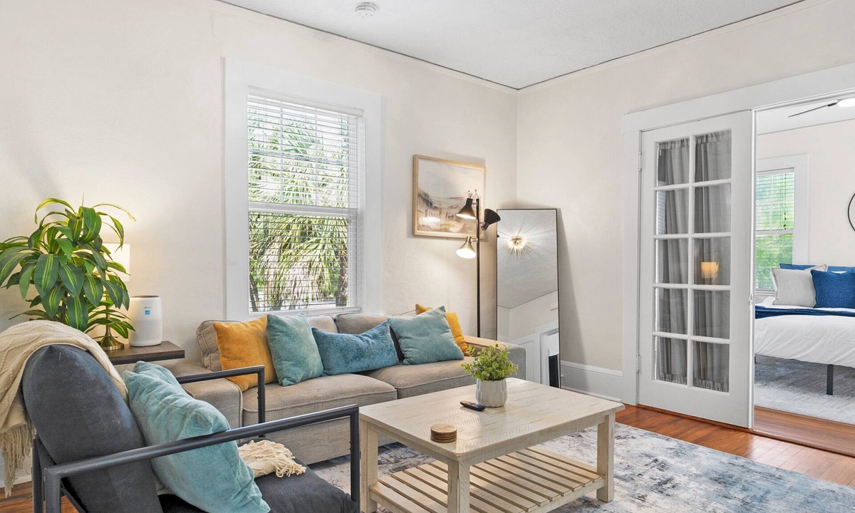 Southbank House | NEW! The Drift -Spa, BBQ, Firepit & Pet Friendly-Dwtn San Marco-Jacksonville