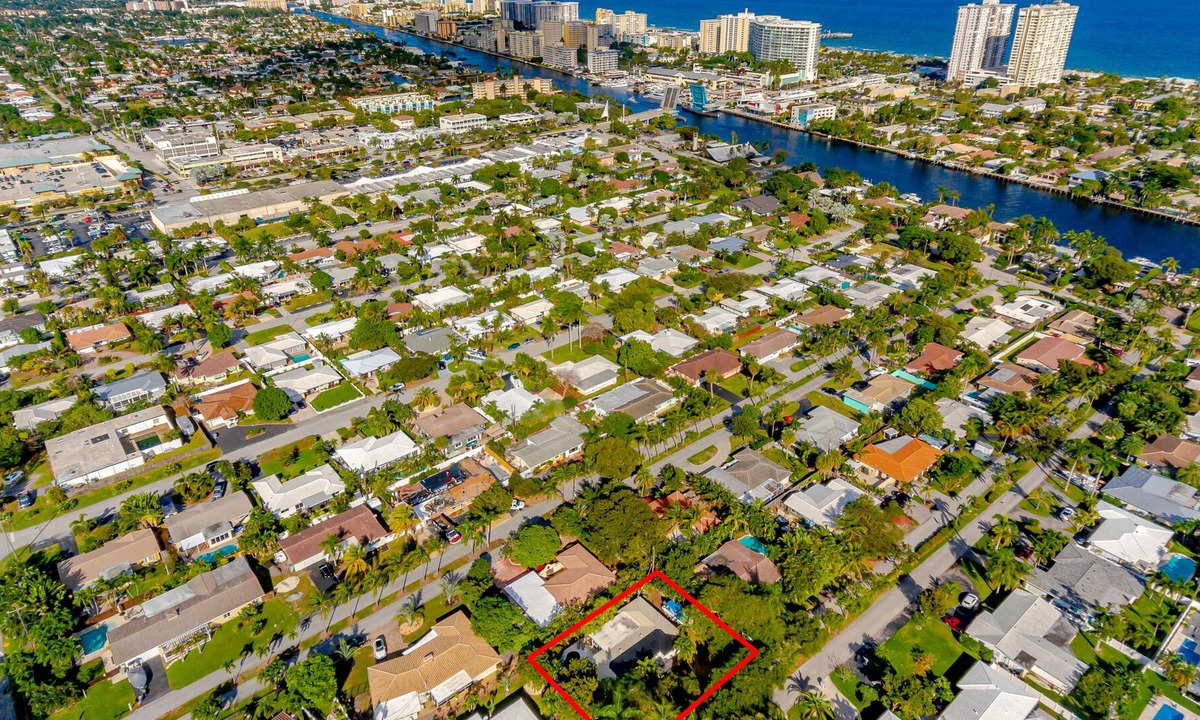 Cypress Point House | NEW! Tropical Retreat Family Home, 5 mim to beach