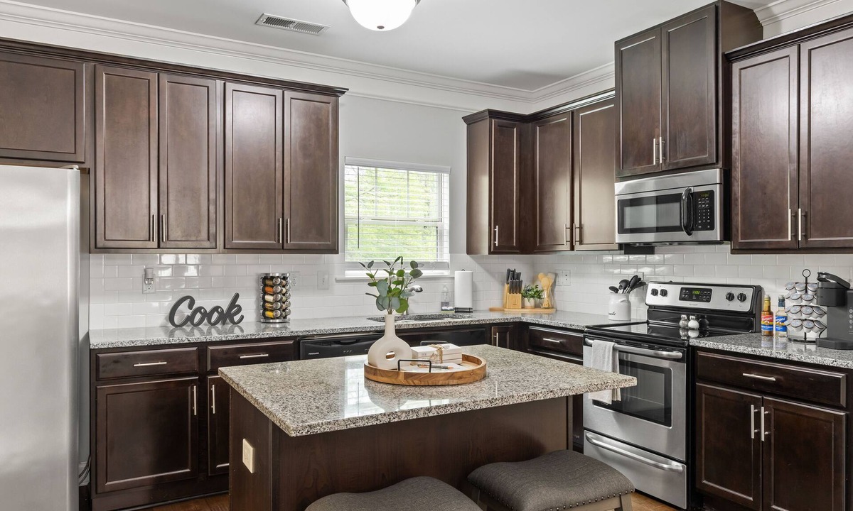 Opelika House | New updated home close to RTJ and Auburn!