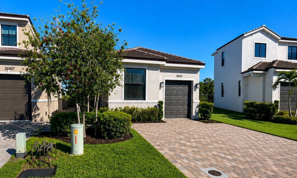 Bonita Springs House | Newer 3 bedroom Fully Furnished Single Family Home in Golf Community for Rental