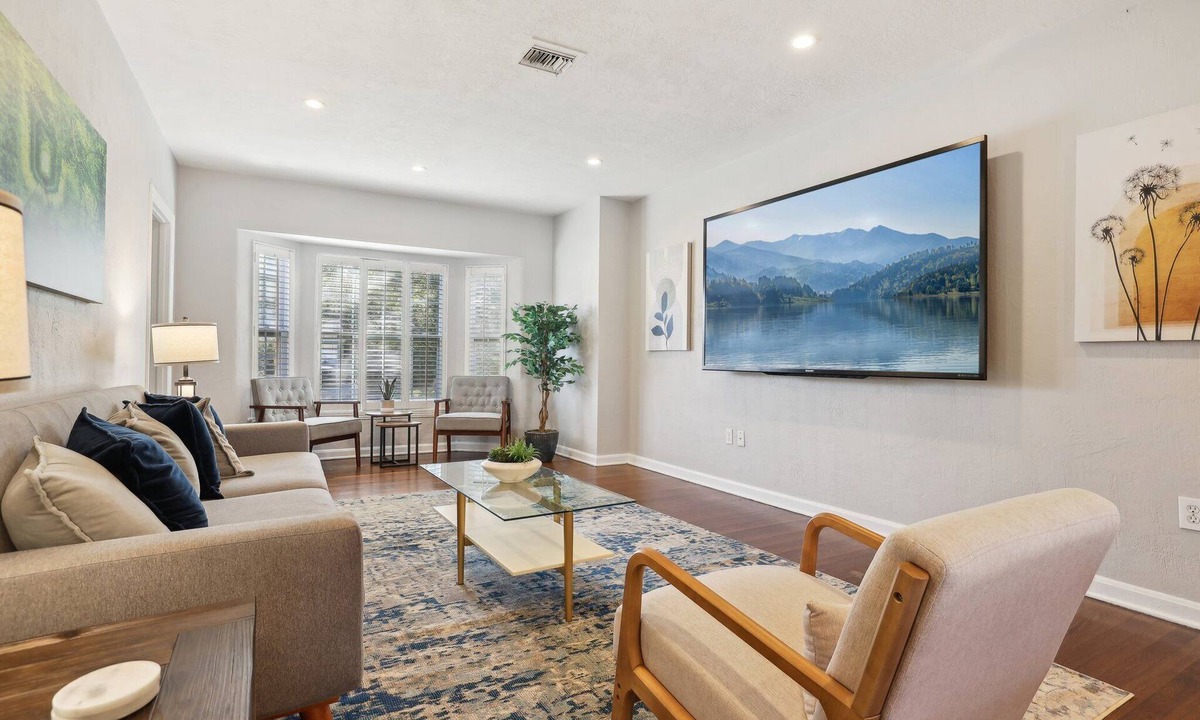 College Park House | Newly Furnished College Park Near Downtown