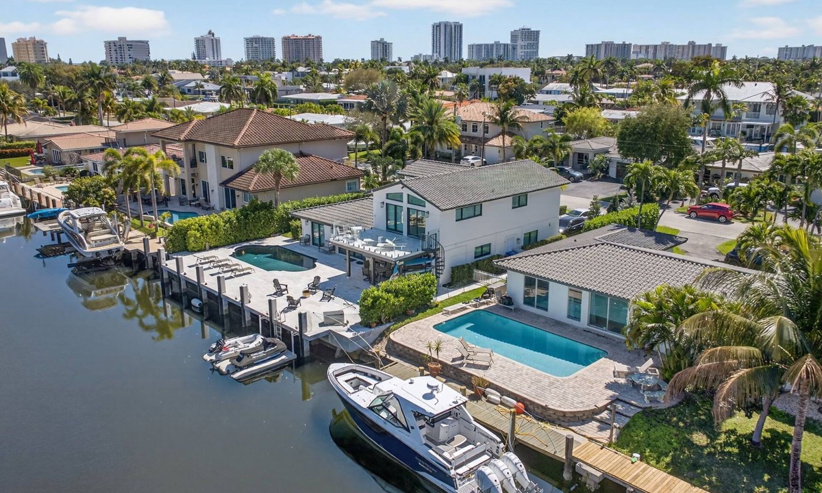 Pompano Isles House | Newly Renovated 3-Bedroom House with Pool on the Water in Pompano Beach
