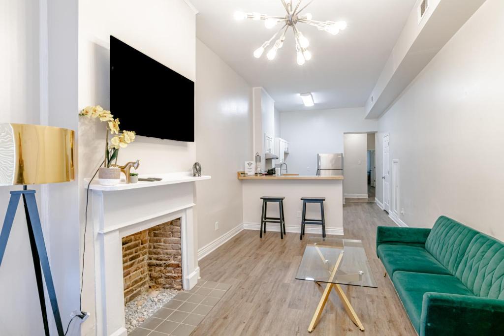 Central Business District Apartment | Newly Renovated Downtown Apartment in the Historic District, Quiet Street!