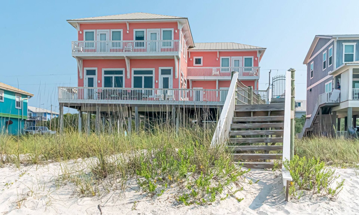 Surf Side Shores House | O My Scallops. Displayed on the cover of Better Homes and Gardens!