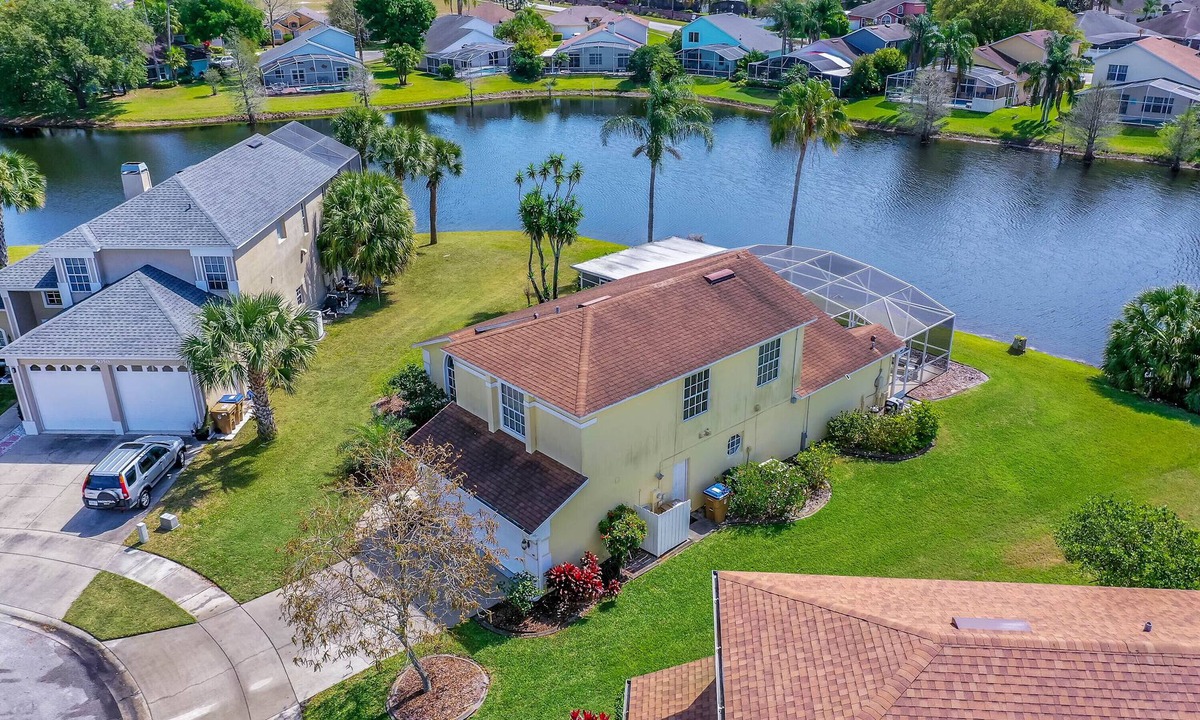 West Kissimmee House | Oak Island Harbor- 4/2+2- Southfacing, near Disney, Lake view,Pool/Spa