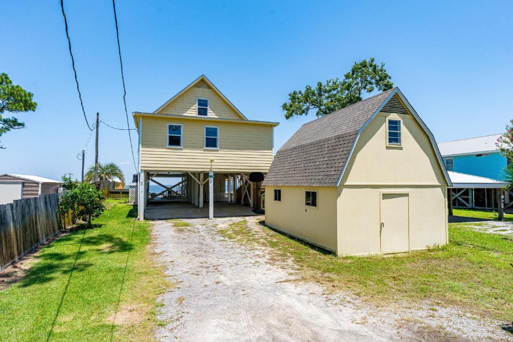 Fort Morgan House | Oars Away
