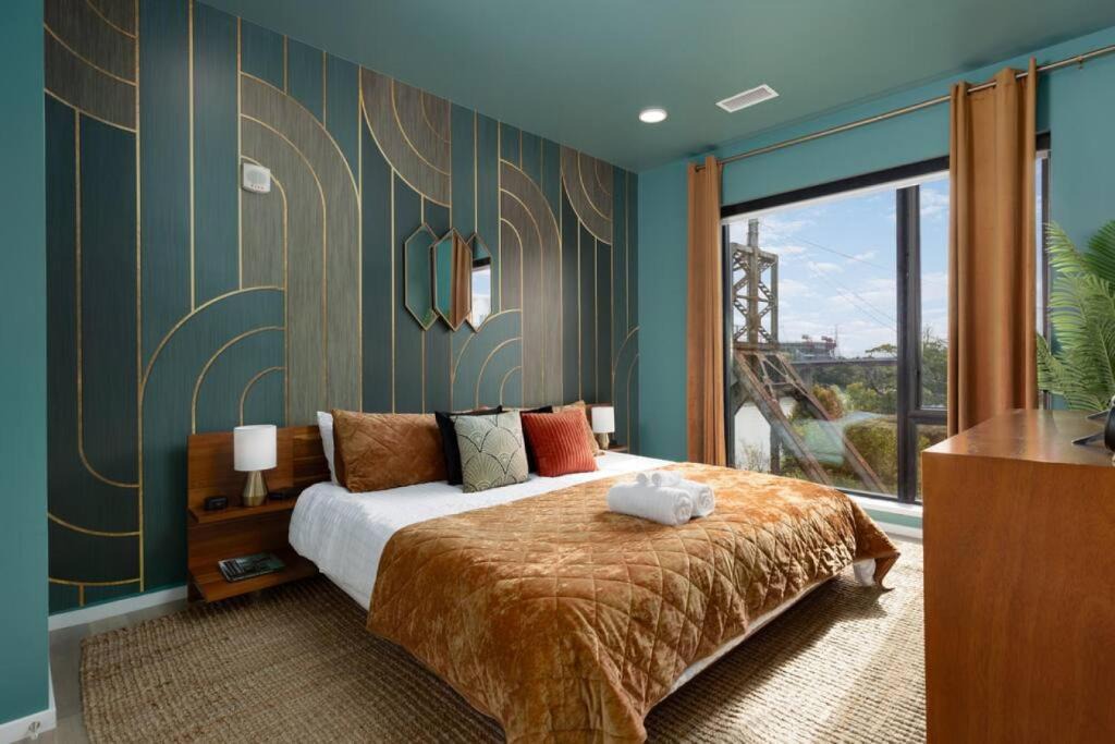 North Capitol Apartment | Oasis on the River with Garage Walk to Downtown