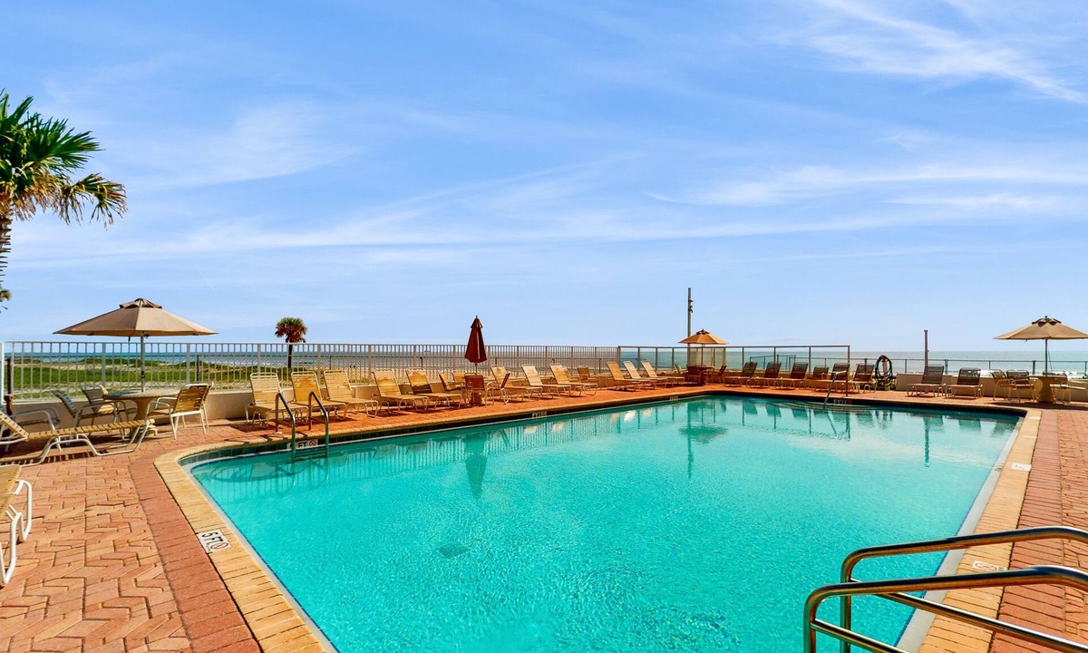 Silver Terrace Condo | Ocean Breeze Retreat – Pool, Beach Access & Comfort in Daytona