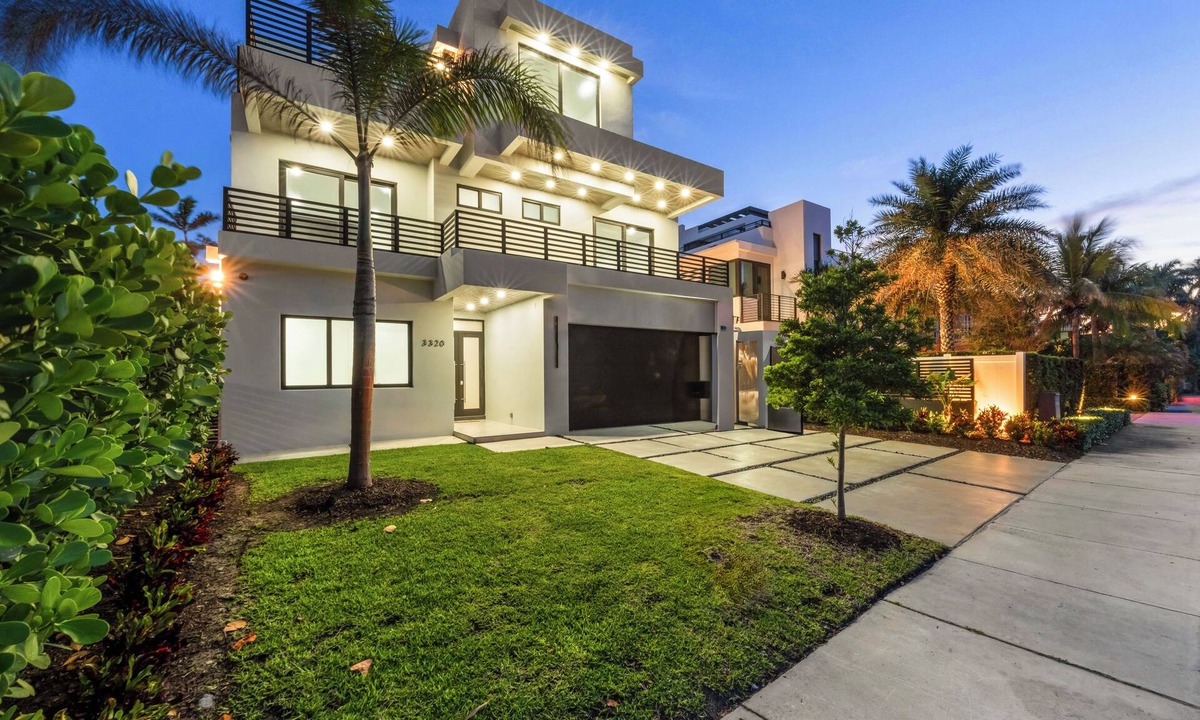 Birch Park Finger Streets Villa | Ocean Crown Villa - A Modern Beach Getaway