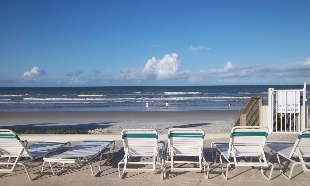 New Smyrna Beach House | Ocean View 2BR 2BA, Back to School SALE! 3 Night Min, Labor Day Weekend is OPEN!