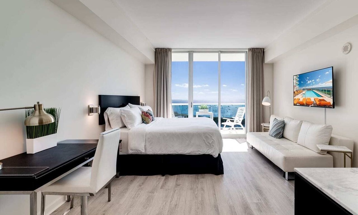 Coconut Grove Condo | Ocean View Balcony. Pool & Hot tub. Fast Wi-Fi