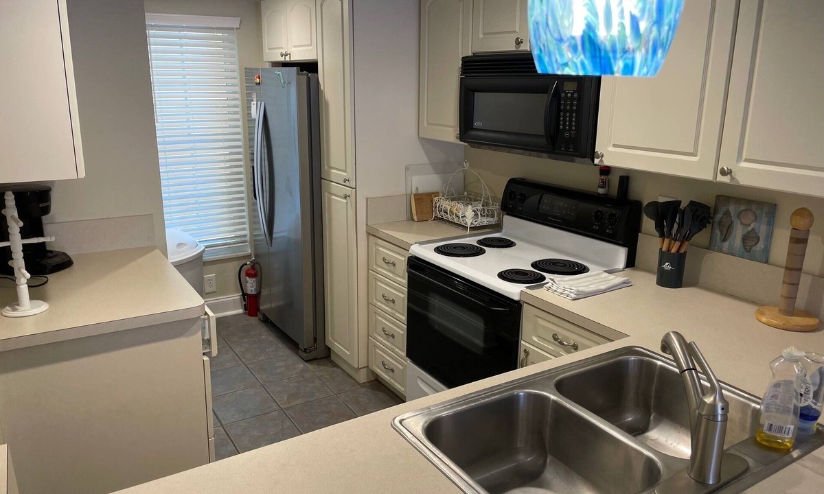 Point East Condo | Ocean View Second Floor 2/2