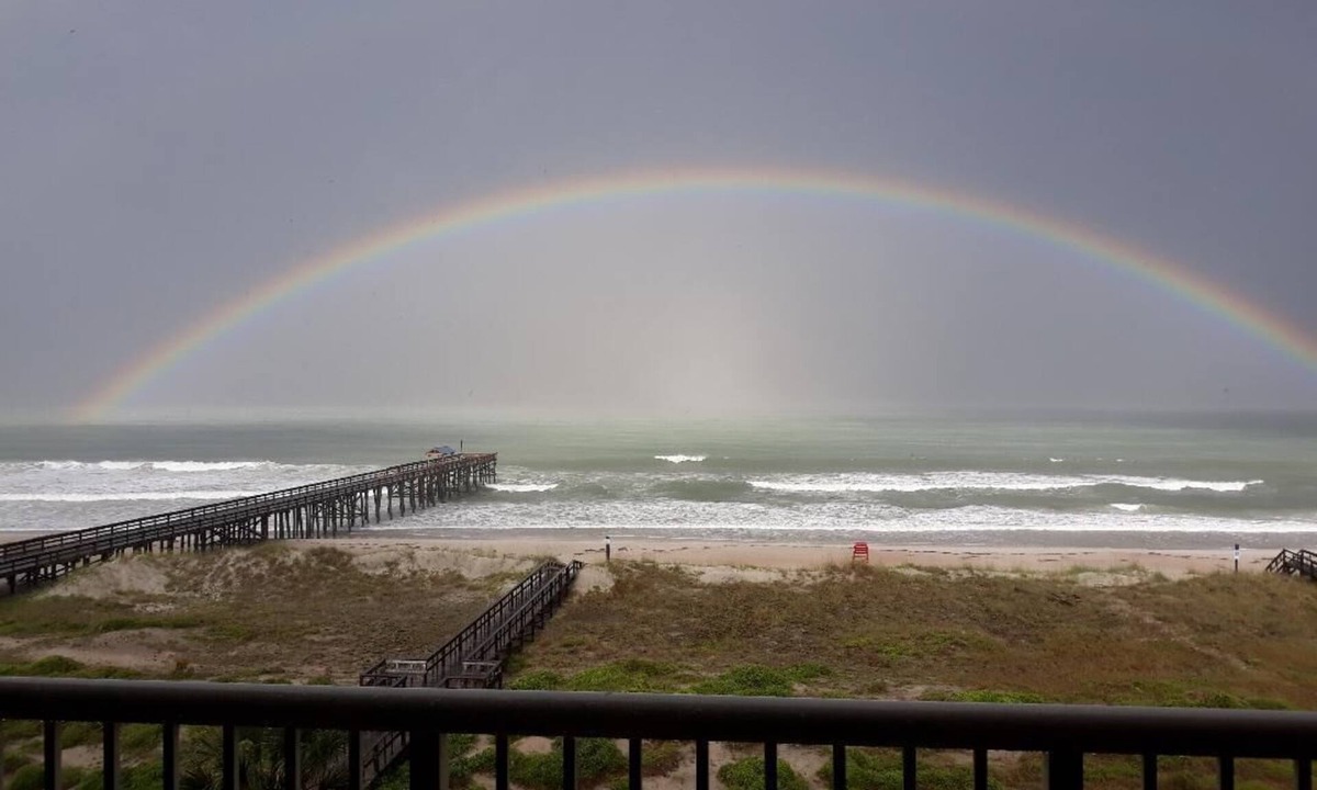 Fernandina Beach Condo | Oceanfront 2br/2b with private fishing pier, pool, tennis & pickleball courts