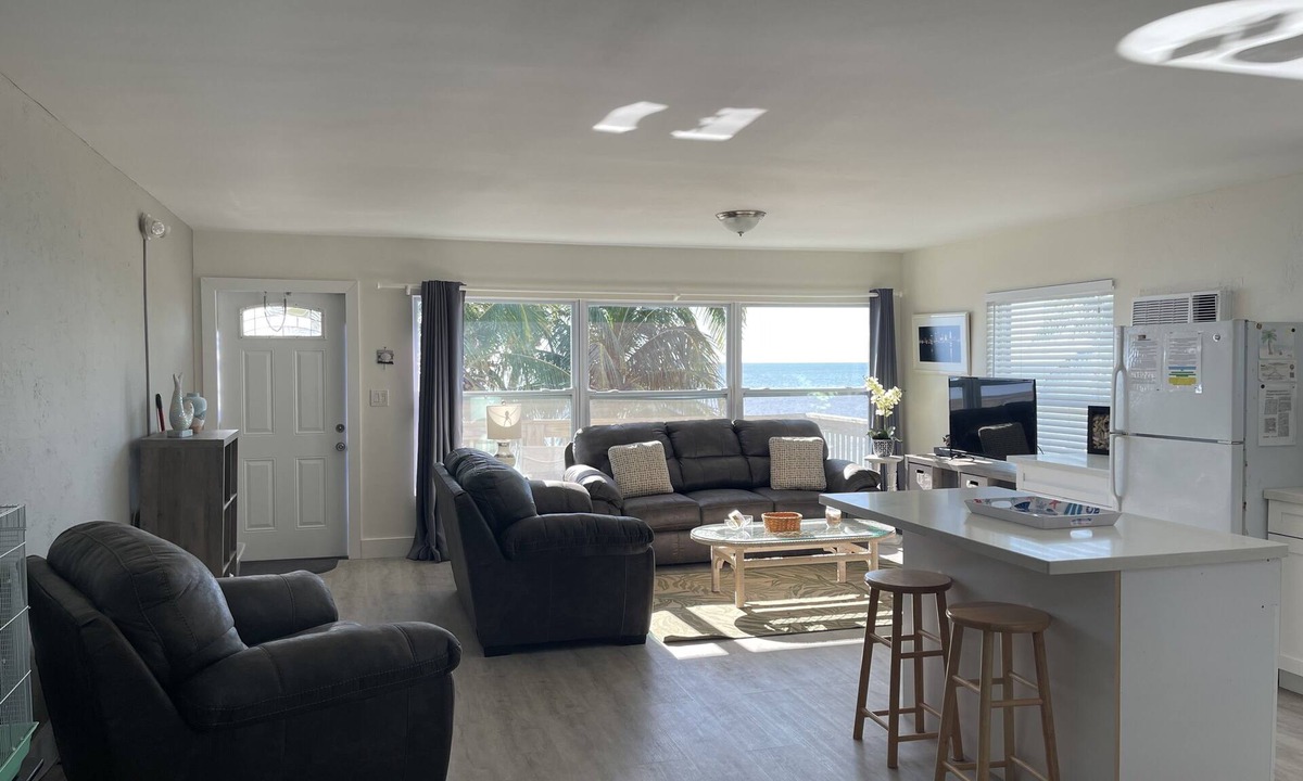 Marathon Apartment | Oceanfront Sandy Beach Vacation Rental Unit 1
