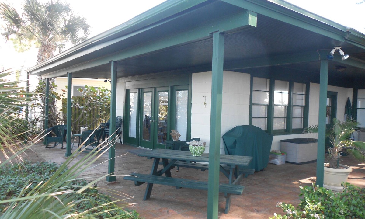 Indian Shores Cottage | "Old Florida" Beach Cottage-Beachfront!