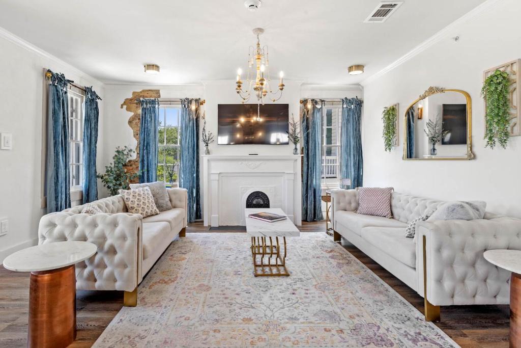 Biloxi House | Old Spanish House Suite C Downtown Retreat