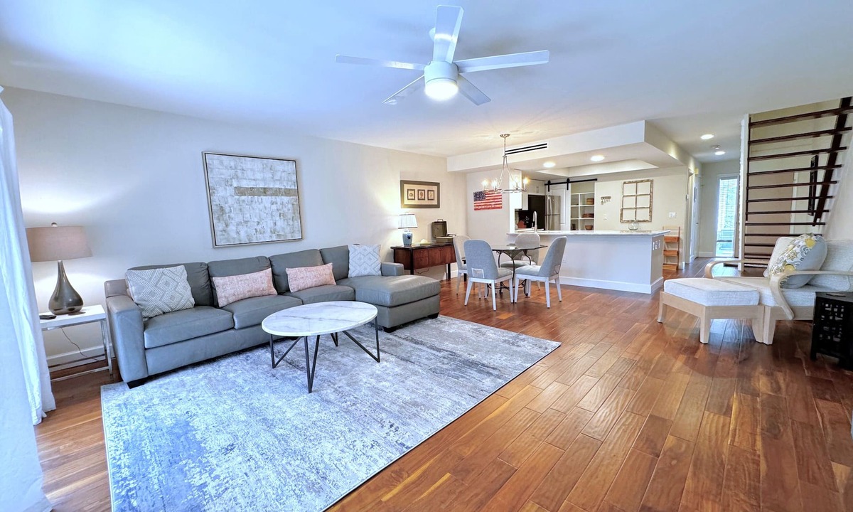 Pine Ridge House | Organic Coastal Cottage – Minutes to the Beach