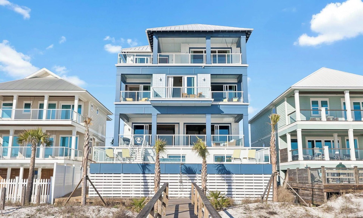 Bel Air House | Page's Retreat|Gulf Front| Private Pool|Golf Cart