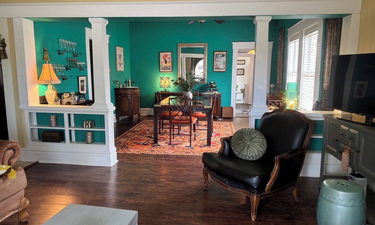 South Pensacola House | Palette and Plate Bungalow - 1918 Craftsmen Combines Art Deco and Modern Whimsy