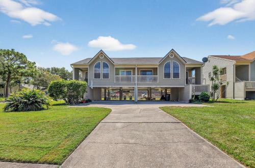 Ozona House | Palm Harbor Retreat Near Beaches Boating Parking