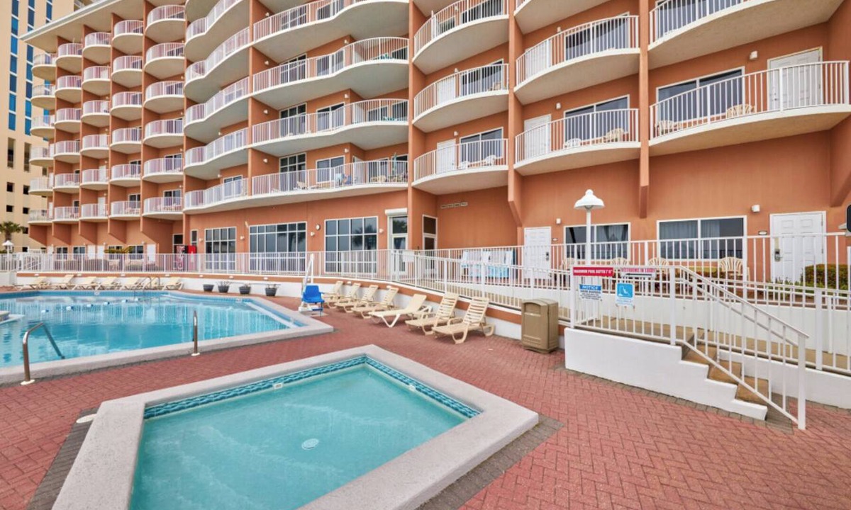 West Panama City Beach Hotel | Palmetto | Classic QQ + Kitchen | Family Beach Trip | Gulf View