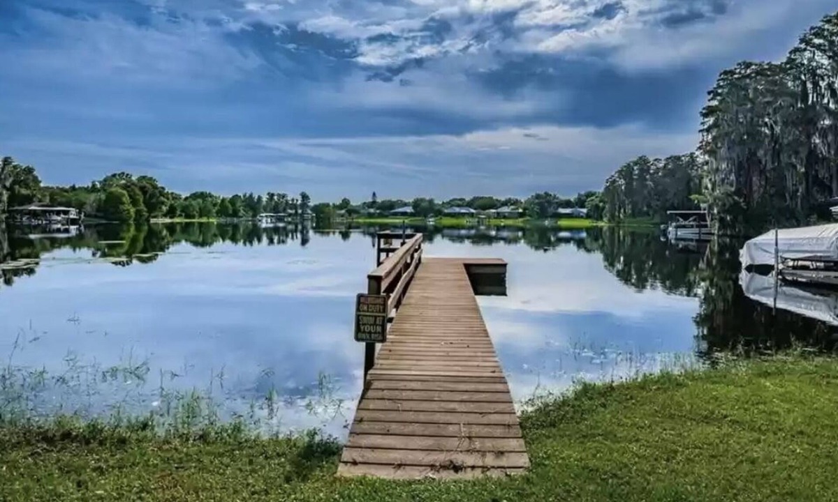 Odessa Cottage | Peaceful Lake Retreat Kayaks + Family Fun Gated Community Near Tampa