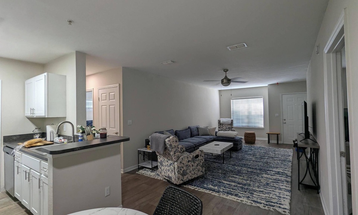 Southside Condo | Peaceful Mayo Condo - 5 Min to Mayo, Pool & Gym, Beach & UNF Nearby