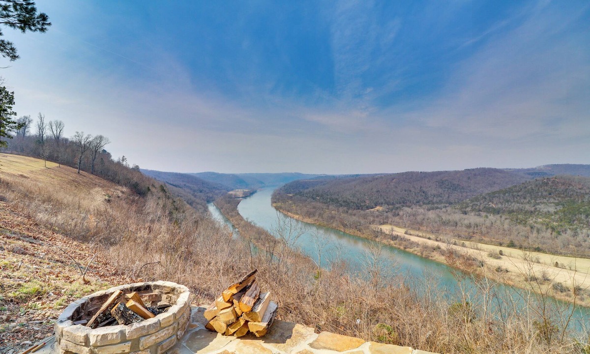 Mountain View Apartment | Peaceful ‘Mountain Air’ Getaway w/Fire Pit!
