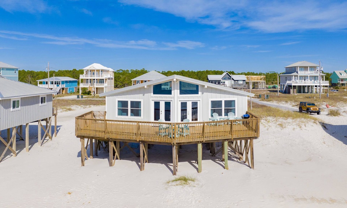 Fort Morgan House | Pelican Paradise- Direct Beachfront Charmer