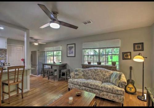 East Hill Ski Chalet | Pensacola Paradise - 3BR 2Full Bath cottage in upscale area 5 min to beach and downtown