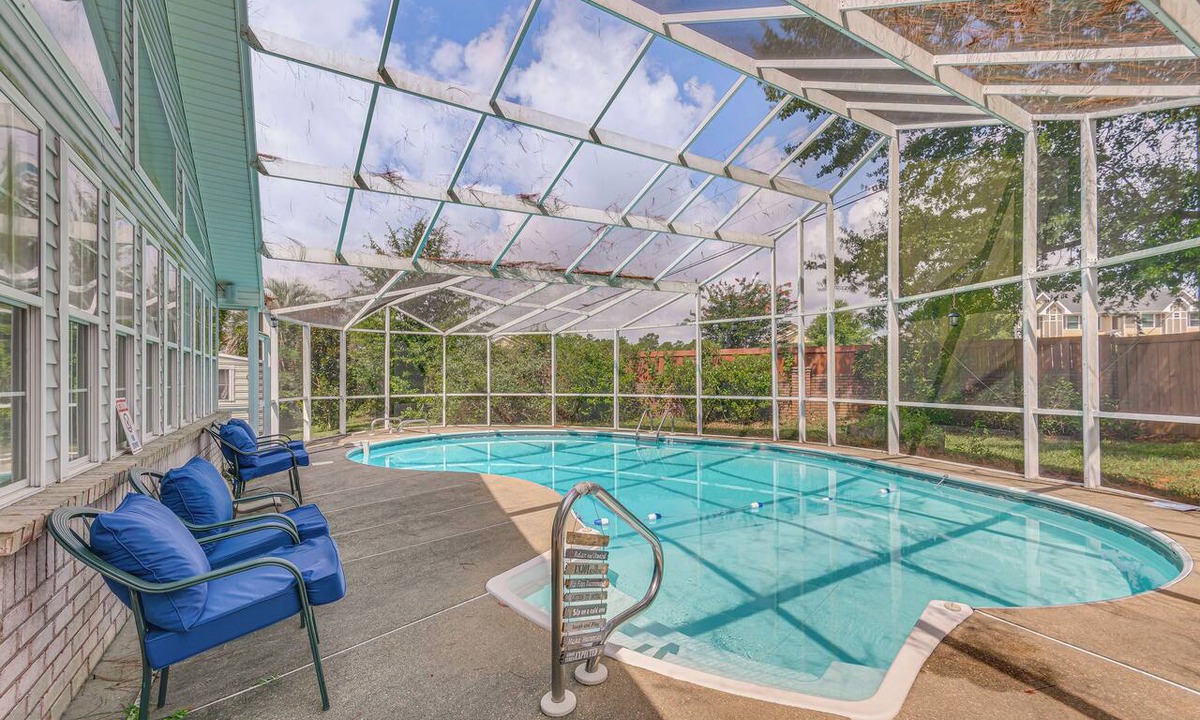 North Northwest Pensacola House | Pensacola Paradise - HTD Pool, Jacuzzi, Game Room